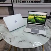 Microsoft Surface Go 🔥🔥 10th Generation Intel Core i5-1035G1 Touchscreen